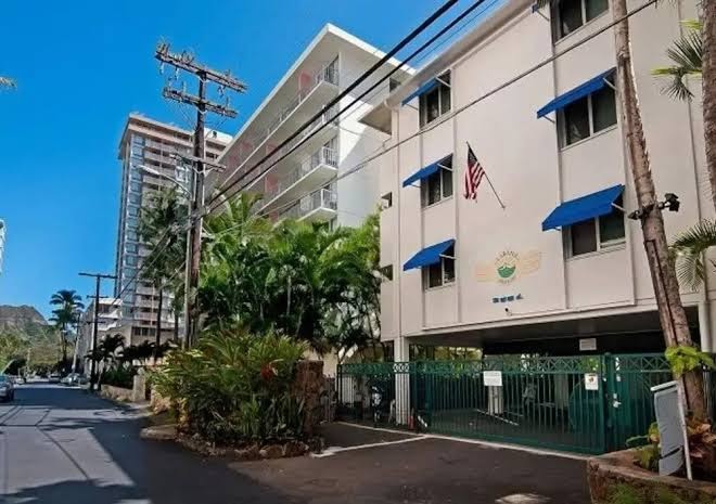 The Cabana At Waikiki Hotel